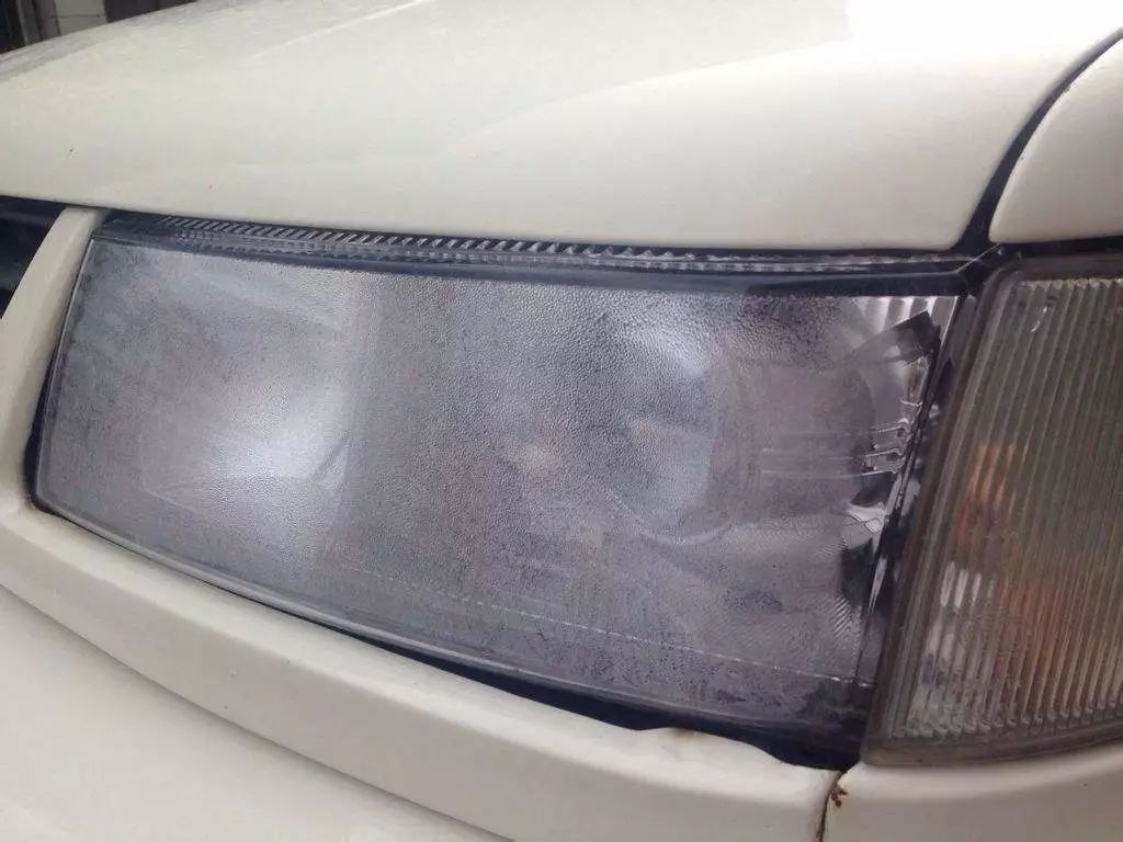 比赛中出现灯光故障,场上紧急暂停 比赛中出现灯光故障,场上紧急暂停