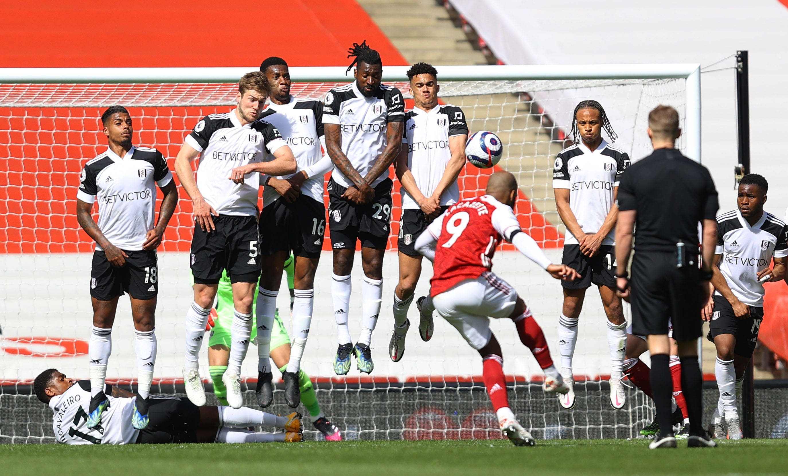 伯恩茅斯下轮对阵埃弗顿备战