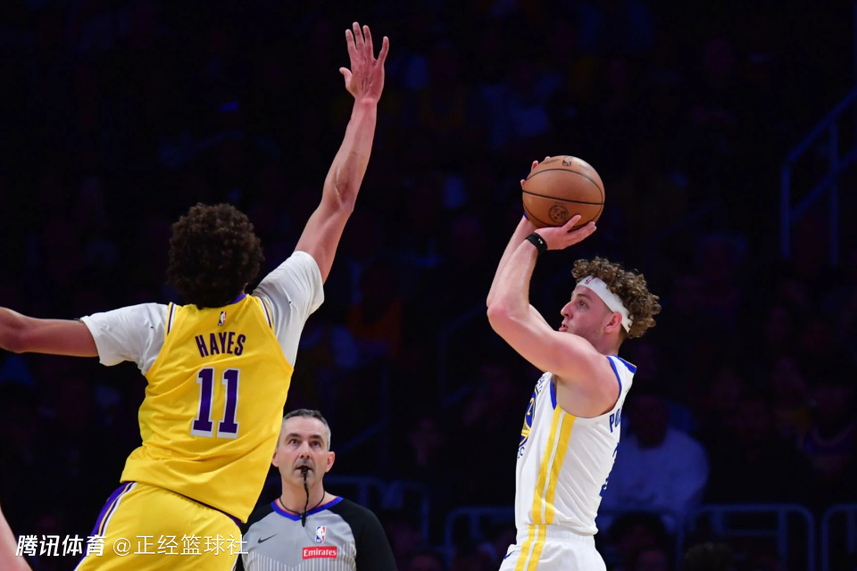 勇士成功击败湖人,豪取五连胜 勇士成功击败湖人,豪取五连胜
