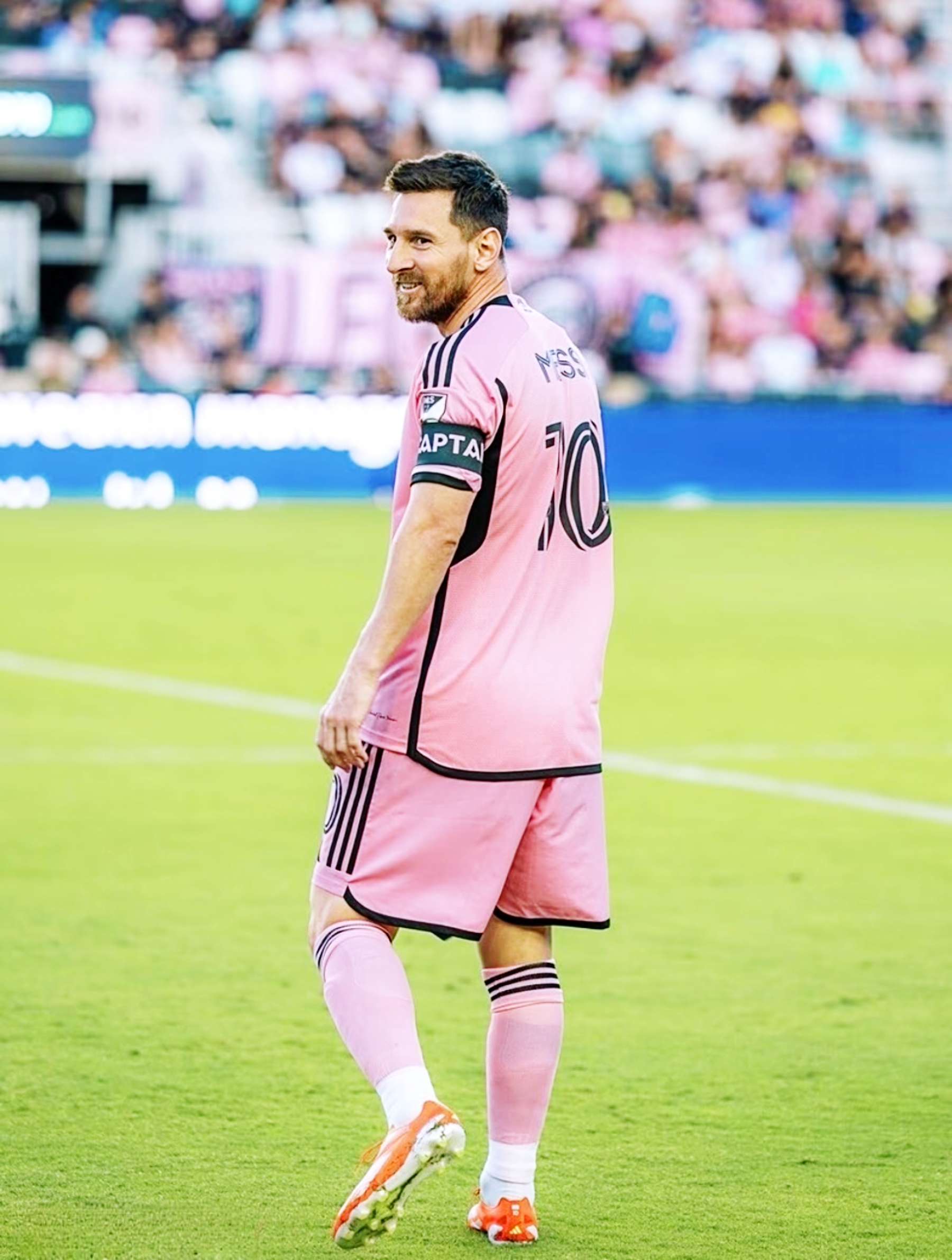 英国球员奋勇夺冠,欧锦赛霸主尽显风采的简单介绍 英国球员奋勇夺冠,欧锦赛霸主尽显风采的简单介绍