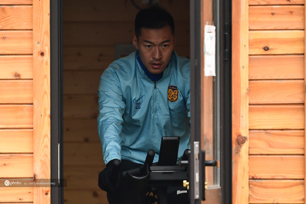 关于江苏苏宁战术犯错，需加强备战训练的信息