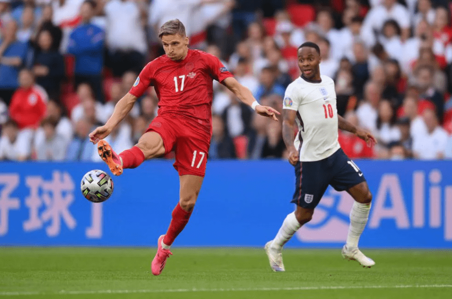 开运体育app-英格兰绝地逆袭，夺得关键胜利稳固排名第一的简单介绍