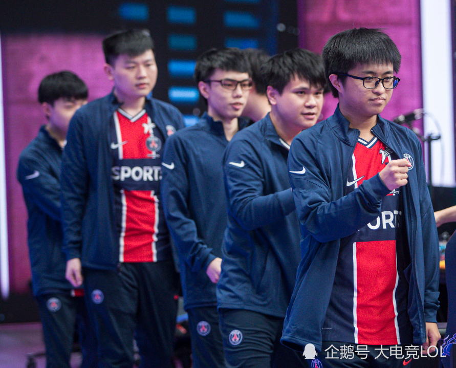 开运体育地址-瓦伦西亚队逆风翻盘，成功晋级