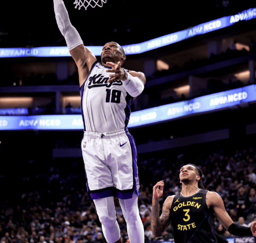 关键抢断!球队逆袭夺得胜利 关键抢断!球队逆袭夺得胜利