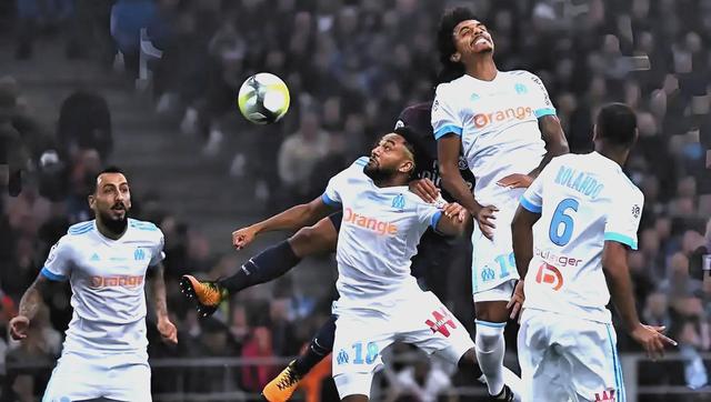 包含新赛季揭幕：一场激动人心的比赛的词条